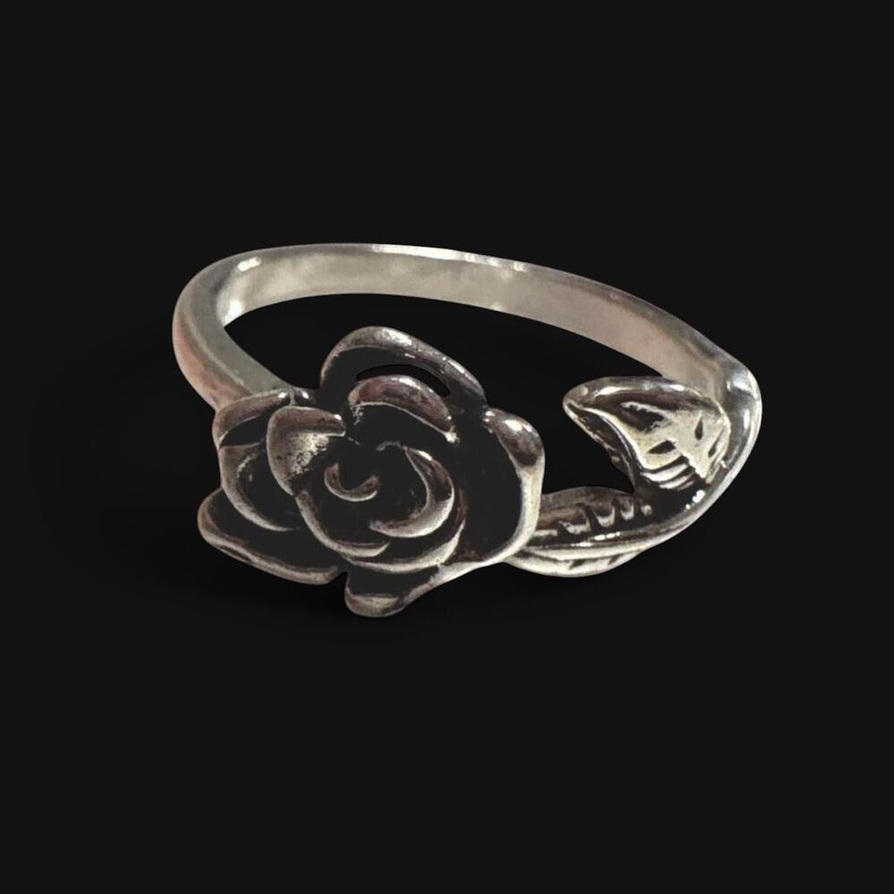 ethereal rose ring🐰